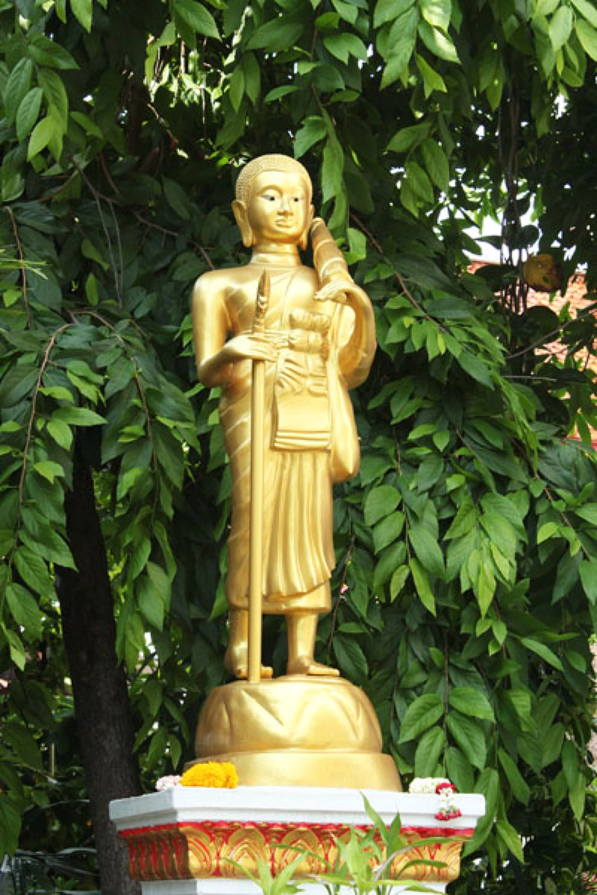 "สีวลีปริตร" คาถาเรียกลาภ ชาวลังกานิยมสวดเพื่อความสำเร็จสมดั่งปรารถนา และมั่งคั่งด้วยโภคทรัพย์ นับถือพระสีวลีเช่นเดียวกับคนไทย