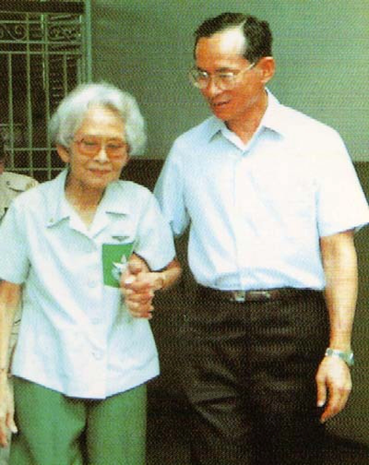 พระมิ่งขวัญแห่งพยาบาลไทย!! ๒๑ ตุลาคม วันพยาบาลแห่งชาติ เทิดพระเกียรติ "สมเด็จย่า" เพื่อน้อมรำลึกในพระมหากรุณาธิคุณอย่างหาที่สุดมิได้!!