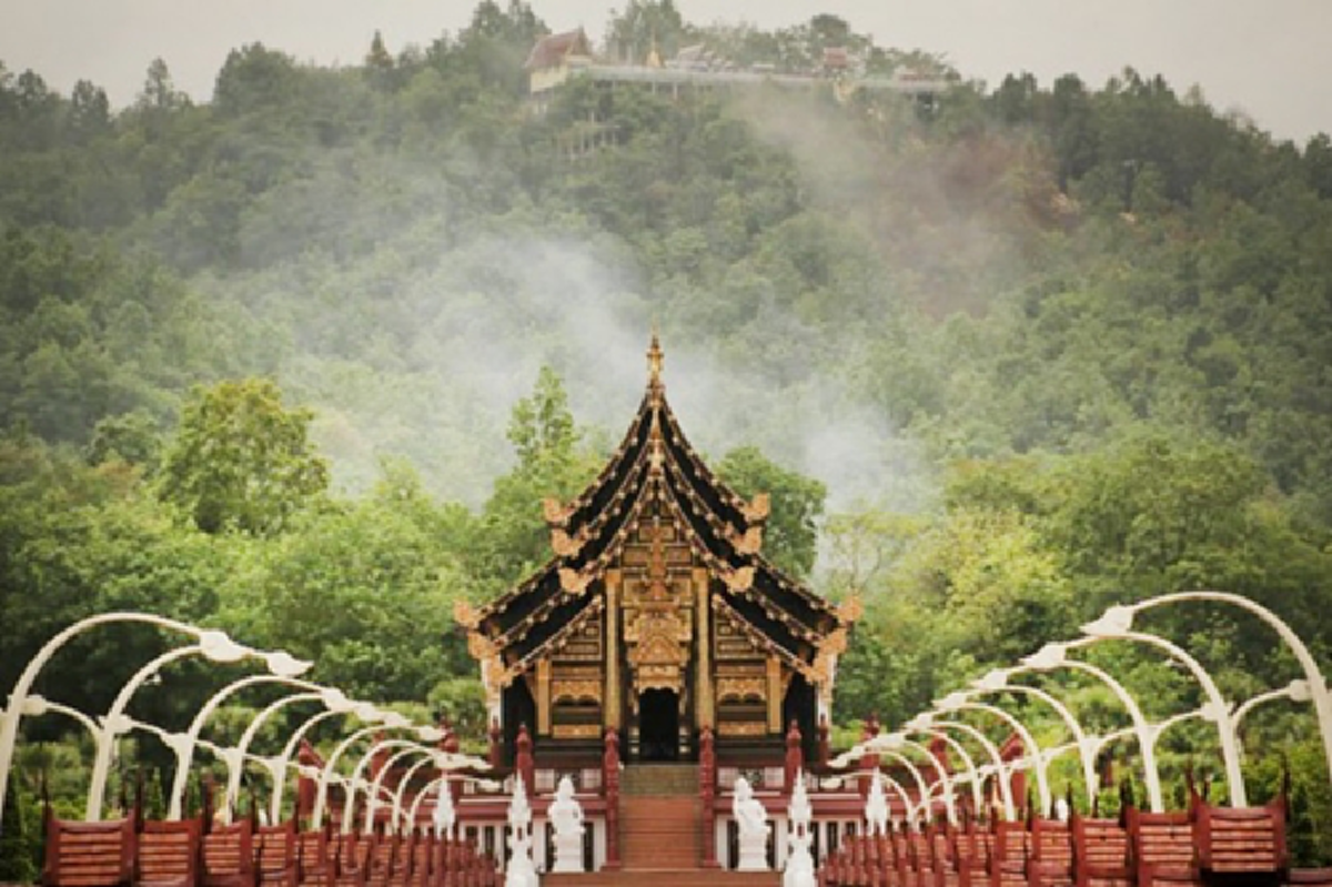 เปิดให้ชมอีกครั้ง กับความวิจิตรงดงาม "หอคำหลวง" !!! หลังจากปิดบูรณะมาเป็นเวลาถึง ๖ เดือน !!! ยังคงความสวยงามน่าหลงไหลเช่นเดิม