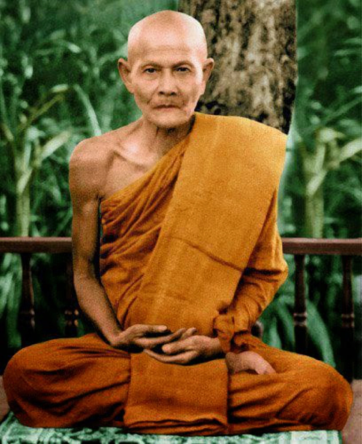 แรงกรรม!! เรื่องเล่าจาก "หลวงตามหาบัว" เมื่อมีคนมาขวางทาง "หลวงปู่มั่น" บิณฑบาต กรรมตามทัน..เป็นบ้าทั้งครอบครัว !!