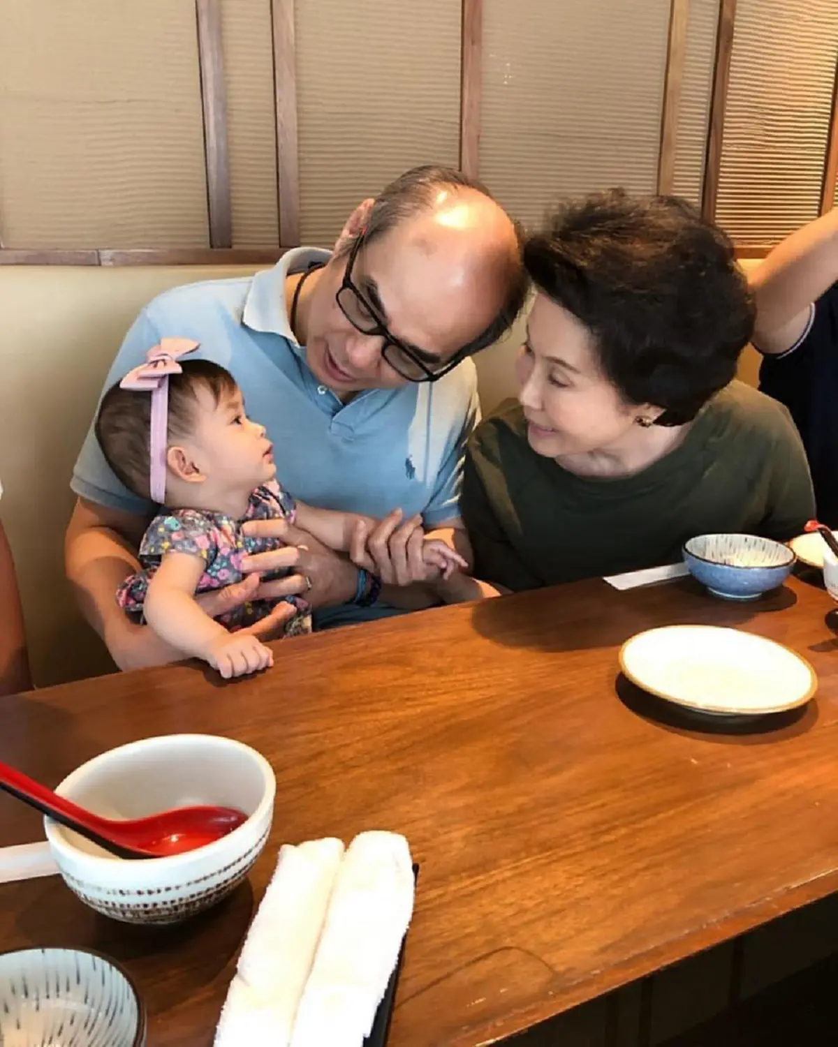 ซึ้งจับใจ "ย่าดวงดาว" เขียนข้อความถึง "น้องมียา" ขอบคุณหลานตัวน้อยที่เกิดมาเติมเต็มความสุข