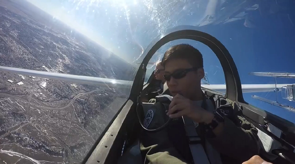 ชมเต็มๆตา !!! "ไบร์ท" ลูกทัพฟ้าไทยแชมป์บินผาดแผลงสหรัฐฯ โชว์ฝีมือบินเหนือน่านฟ้าสหรัฐอเมริกา นี่แหละความภูมิใจของคนไทย(มีคลิป)