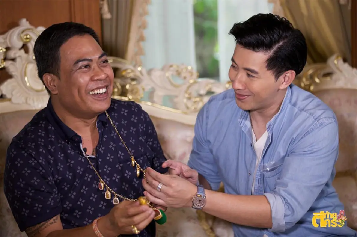 #รวยไม่เผื่อแผ่ใคร!! เปิดบ้าน100ล้าน "คนดังเมืองสุพรรณ" จากเด็กปั่นสามล้อ กลายมาเป็นเศรษฐีเซียนพระ บอกเลยต้องดู ใหญ่โตสุดๆ !! (คลิป)