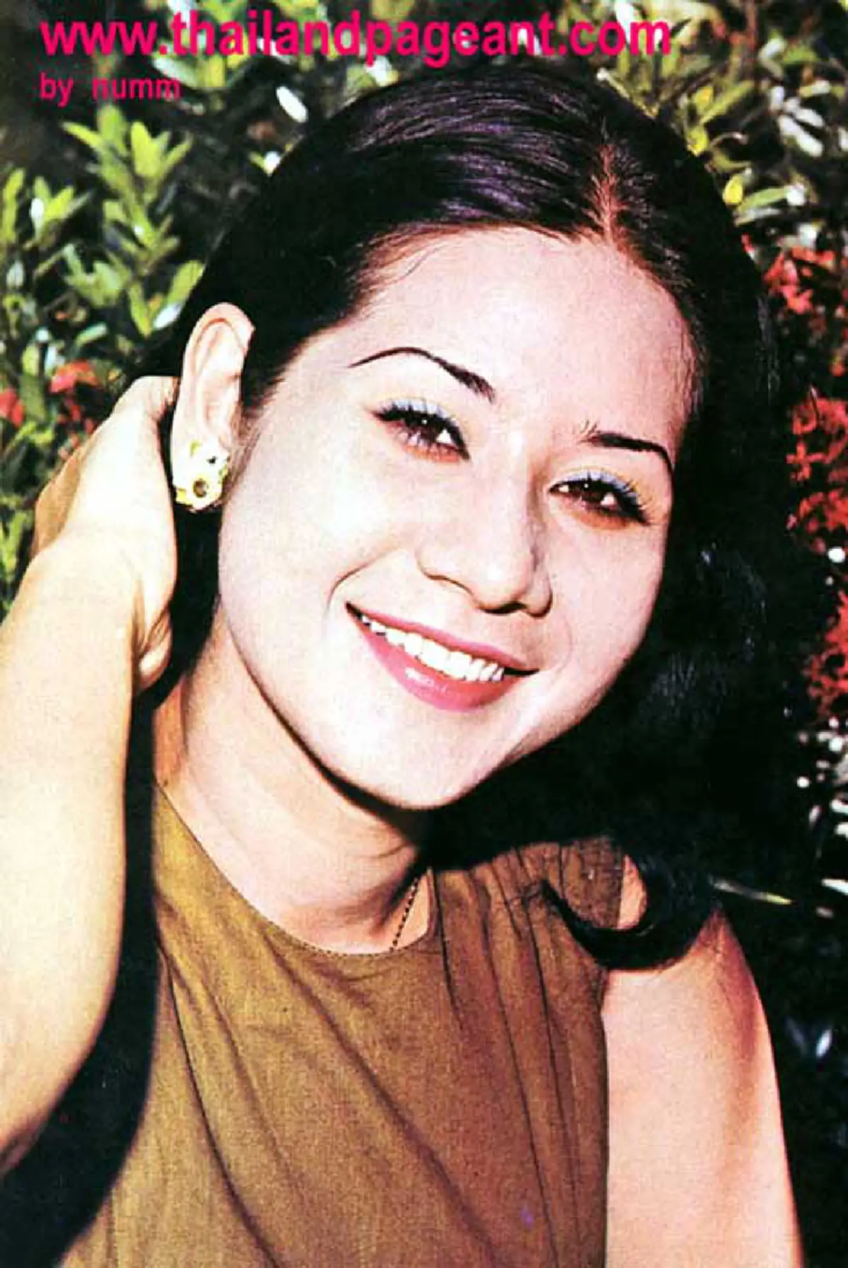 #ครึ่งประเทศเพิ่งเคยเห็น!! นางเอกผู้รับบท "ดาวนิล แม่อายสะอื้น" คนแรกที่ไม่ใช่ "นุ่นวรนุช" จริงๆคืออดีต รองนางสาวไทย ปัจจุบันยังสวยไม่สร่าง