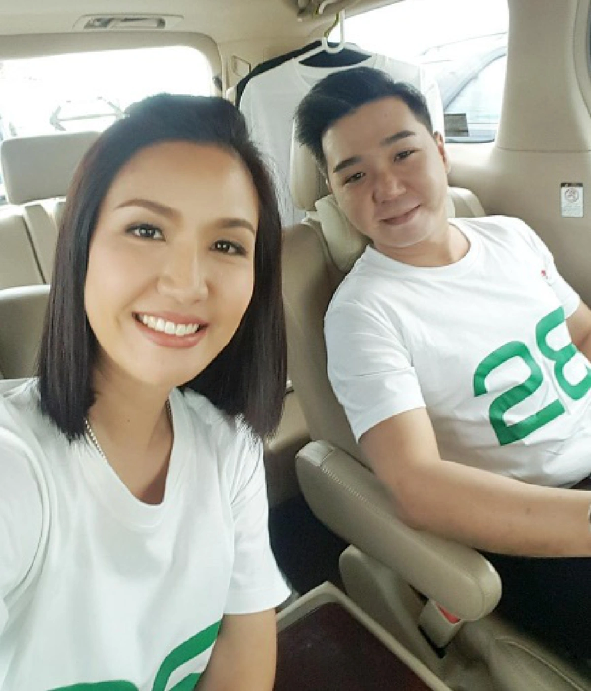 นึกว่ามีแต่ลูกชาย !! ส่องชัดๆ คนนี้แหละ ลูกสาวคนเดียวของ "ฉลอง ภักดีวิจิตร" ที่ไม่ค่อยออกสื่อ สวยเป๊ะ ขนาดนี้เชียว !