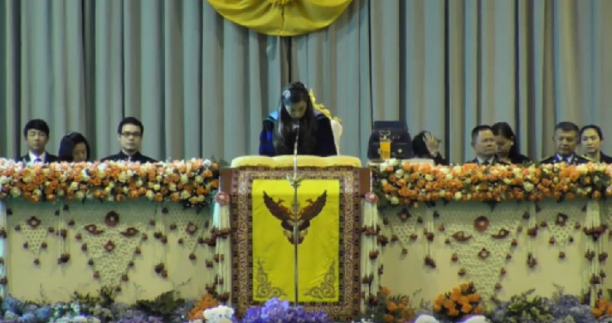 ด้วยความสำนึกสูงสุด !!! "ดี้ นิติพงษ์"  ถึงกับโพสต์"พสกนิกรอย่างข้าพระพุทธเจ้ารู้สึกใจจะขาด" เห็นภาพพระราชธิดาแห่งในหลวง ร.๙ ทรงไหว้ขอโทษ..