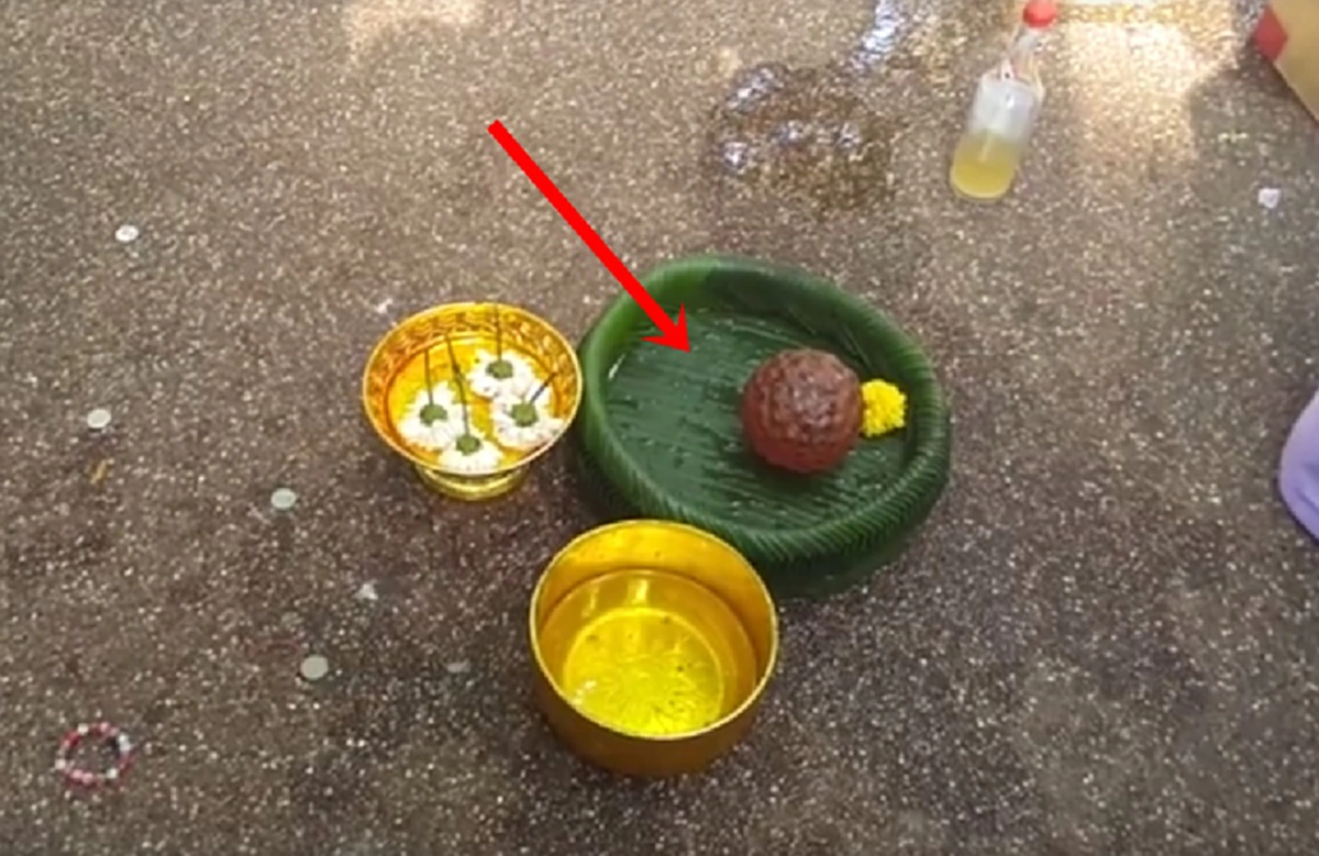 ไม่เกรงใจปู่ย่านาคา ทำคำชะโนดแทบแตก!! ทะเลาะกันกลางแดนศักดิ์สิทธิ์ เปิดศึกแย่ง "ลูกแก้ว"  หรือนี่จะเป็นอีกหนึ่งสาเหตุที่คำชะโนดจมน้ำ? (คลิป)