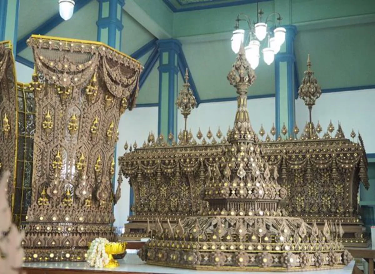 คนไทยใจหายอีกครั้ง!! กรมศิลป์เผยหีบพระบรมศพจันทน์-พระโกศจันทน์ เสร็จสมบูรณ์แล้ว งดงาม-ยิ่งใหญ่สมพระเกียรติ!!  (ชมภาพ)