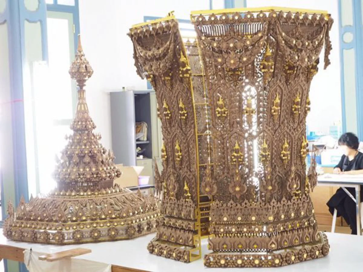 คนไทยใจหายอีกครั้ง!! กรมศิลป์เผยหีบพระบรมศพจันทน์-พระโกศจันทน์ เสร็จสมบูรณ์แล้ว งดงาม-ยิ่งใหญ่สมพระเกียรติ!!  (ชมภาพ)