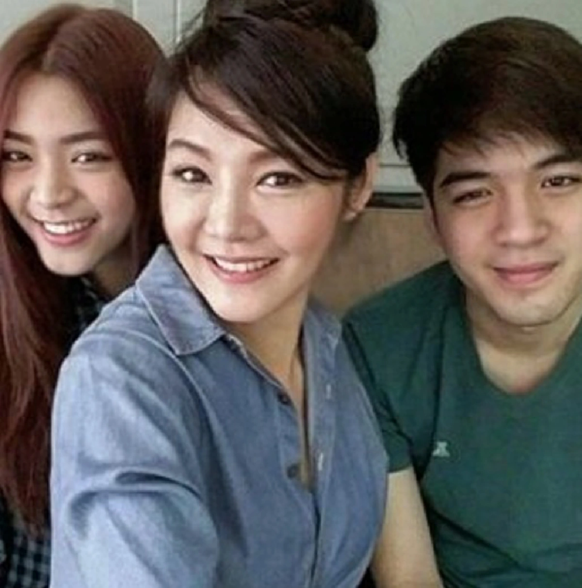 ***หลายคนไม่เคยเห็น !! เปิดภาพทายาท "หมู ดิลก ทองวัฒนา" ล่าสุดโตเป็นหนุ่ม-เป็นสาว บอกเลยว่าสวยหล่อทั้งคู่ แถมดีกรีไม่ธรรมดา !?