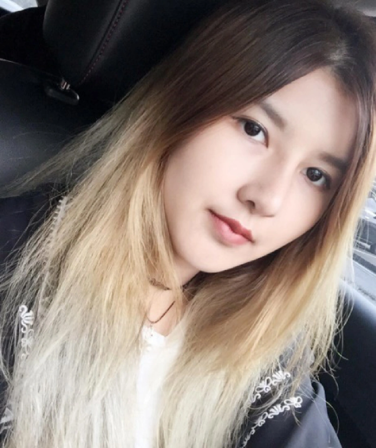 นี่แหละห้อยแบบมีเสน่ห์ !!!   เปิดภาพลูกสาวคนเล็ก "โน๊ต เชิญยิ้ม "  ไม่น่าเชื่อ โตเป็นสาวแล้ว จะสวยได้ขนาดนี้ (ชมภาพ)