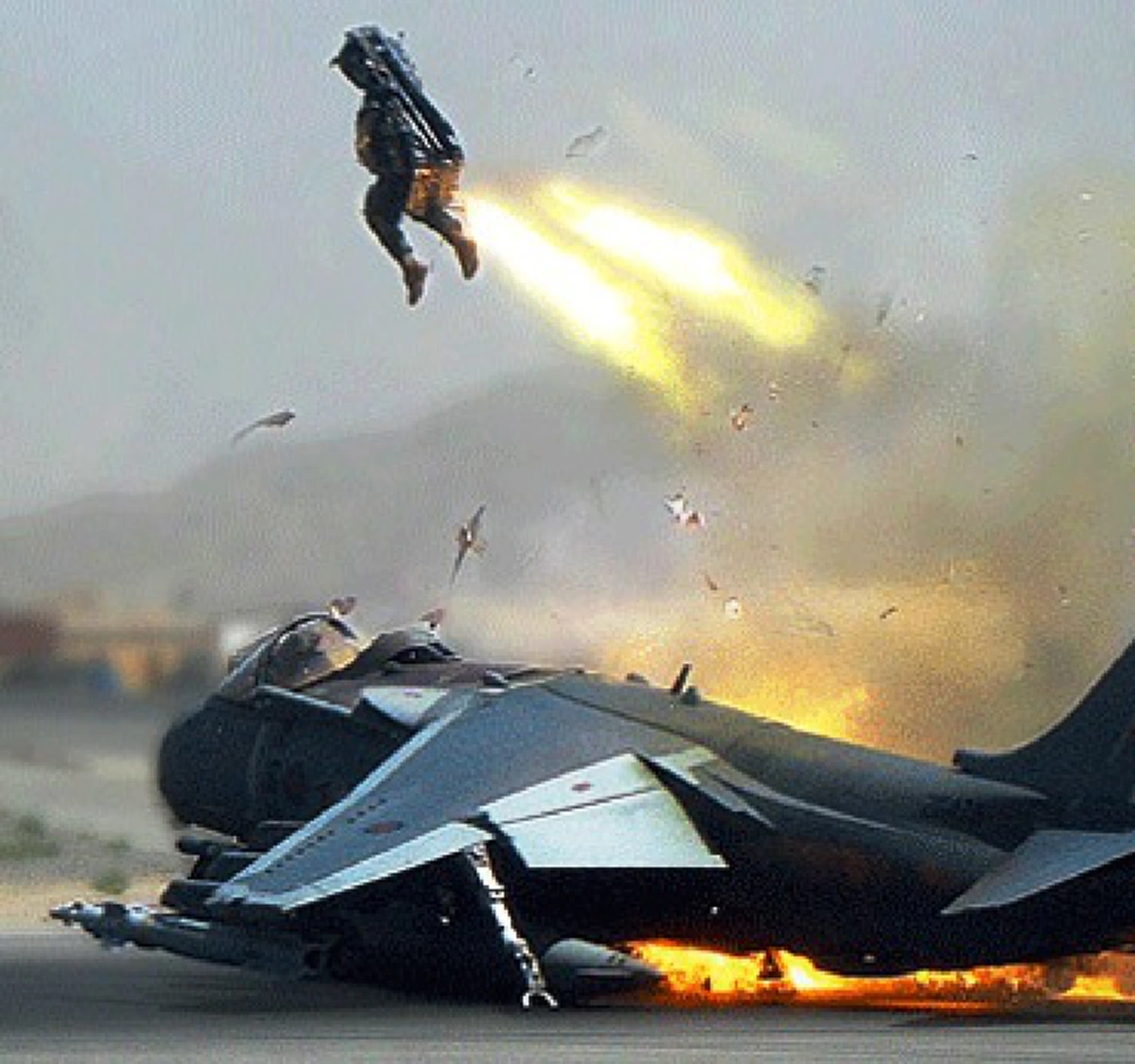 ระบบ Ejection seat หรือ เก้าอี้ดีดตัวของนักบินรบ