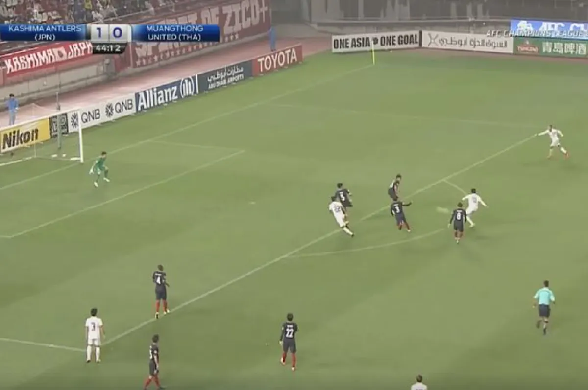 เวิลด์คลาส!! ไปดูประตูสุดสวยของ "ธีรศิลป์" กับการจารึกสถิติ"ซัด5 เกมติด" หนเเรกในชีวิตค้าเเข้ง ... ช่วย "กิเลนผยอง" ตีเสมอ "คาชิมา" (คลิป)