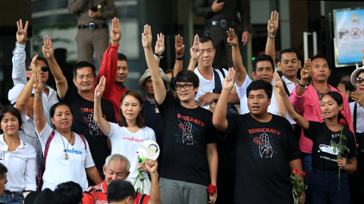 เด้งเข้ากรุ!! มีคำสั่งย้าย ผกก. สน.พญาไท เซ่นปล่อย"แก๊งอยากเลือกตั้ง"ให้สัมภาษณ์สื่อหน้าห้องขัง