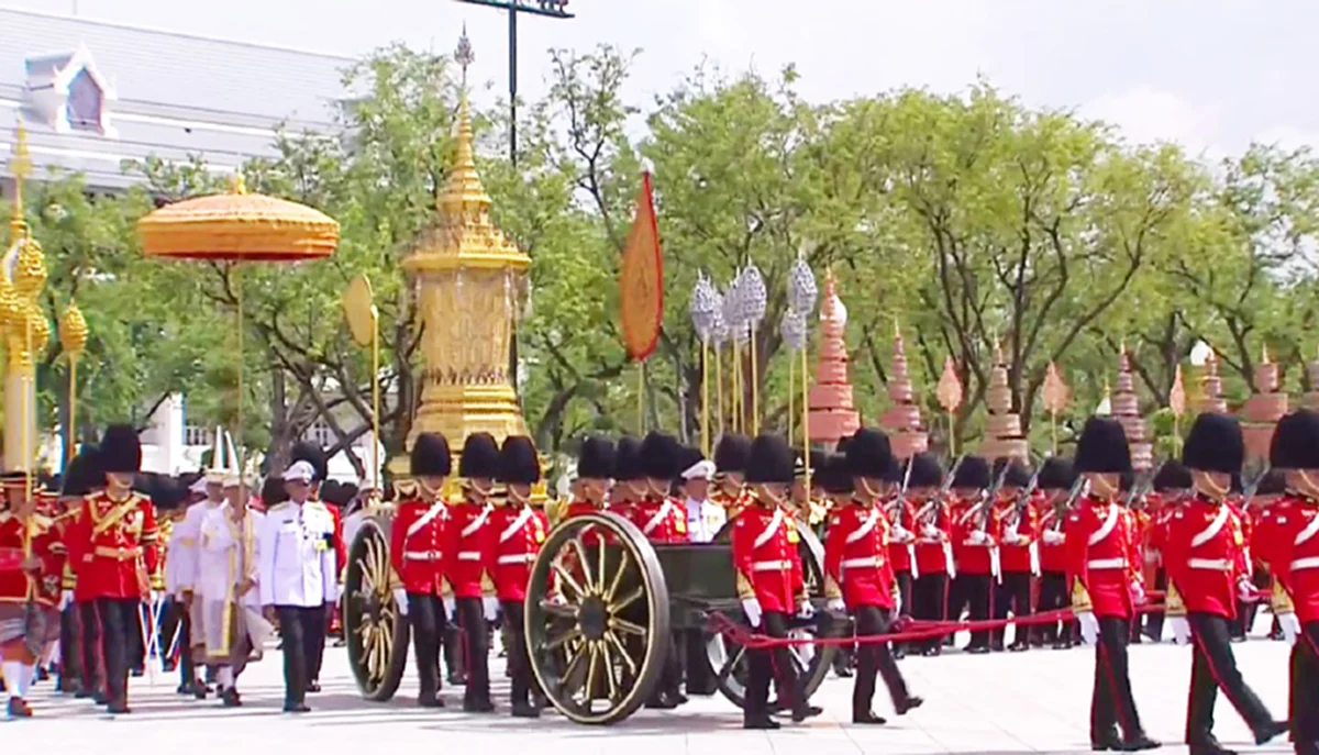 พวกวัดคุณค่ามนุษย์ด้วยเงินไม่มีทางเข้าใจ!! นี่คือสิ่งที่คนไทยอยากตอกย้ำให้ "สื่อ" โลกทุนนิยมหยุดแพร่ข้อมูลผิดๆ พระราชพิธีฯน้อมถวายในหลวงร.9