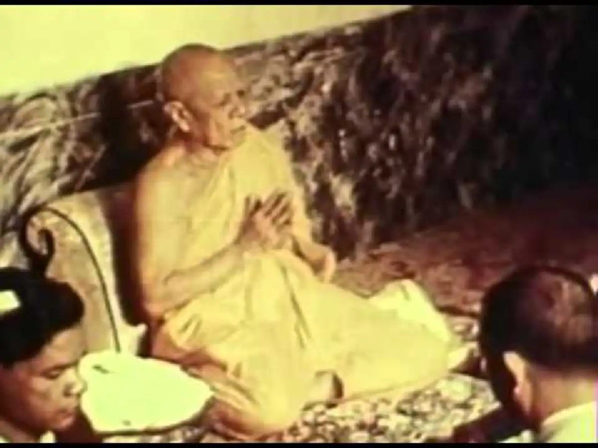 เปิดประวัติ หลวงพ่อสด จนฺทสโร !!! อริยสงฆ์เจ้า ผู้บรรลุธรรมของ องค์สมเด็จพระสัมมาสัมพุทธเจ้า ในคืนวันเพ็ญ !!!