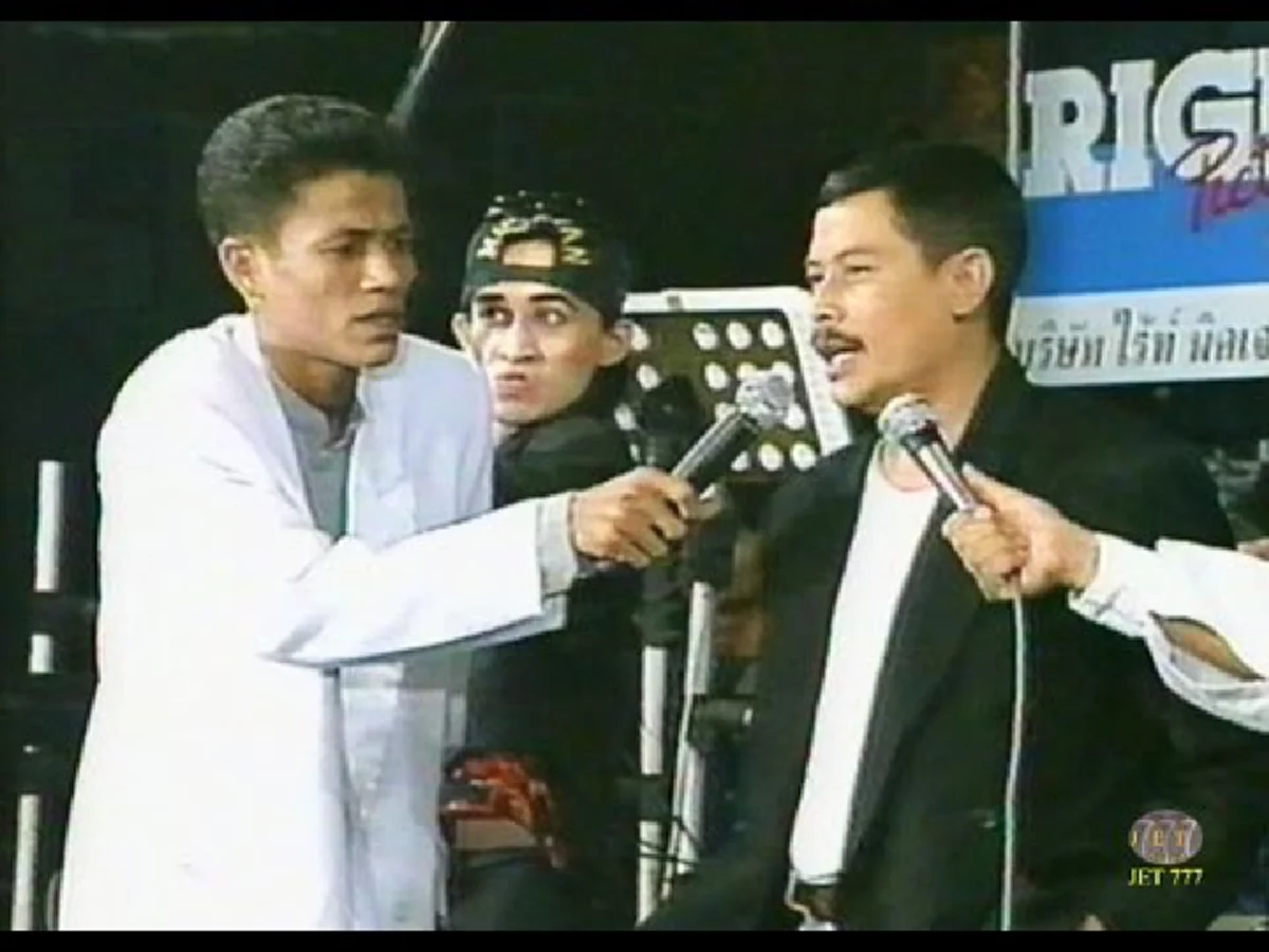 *ขยี้ตาแตก!!! หลายคนต้องช็อก! เมื่อรู้ว่า "ดาราตลกคนนี้"  มีเชื้อลูกครึ่ง "ไทย-อเมริกัน" แทบไม่เชื่อสายตาดูยังไงก็ไม่เหมือนซักนิด!!! (ชมคลิป)