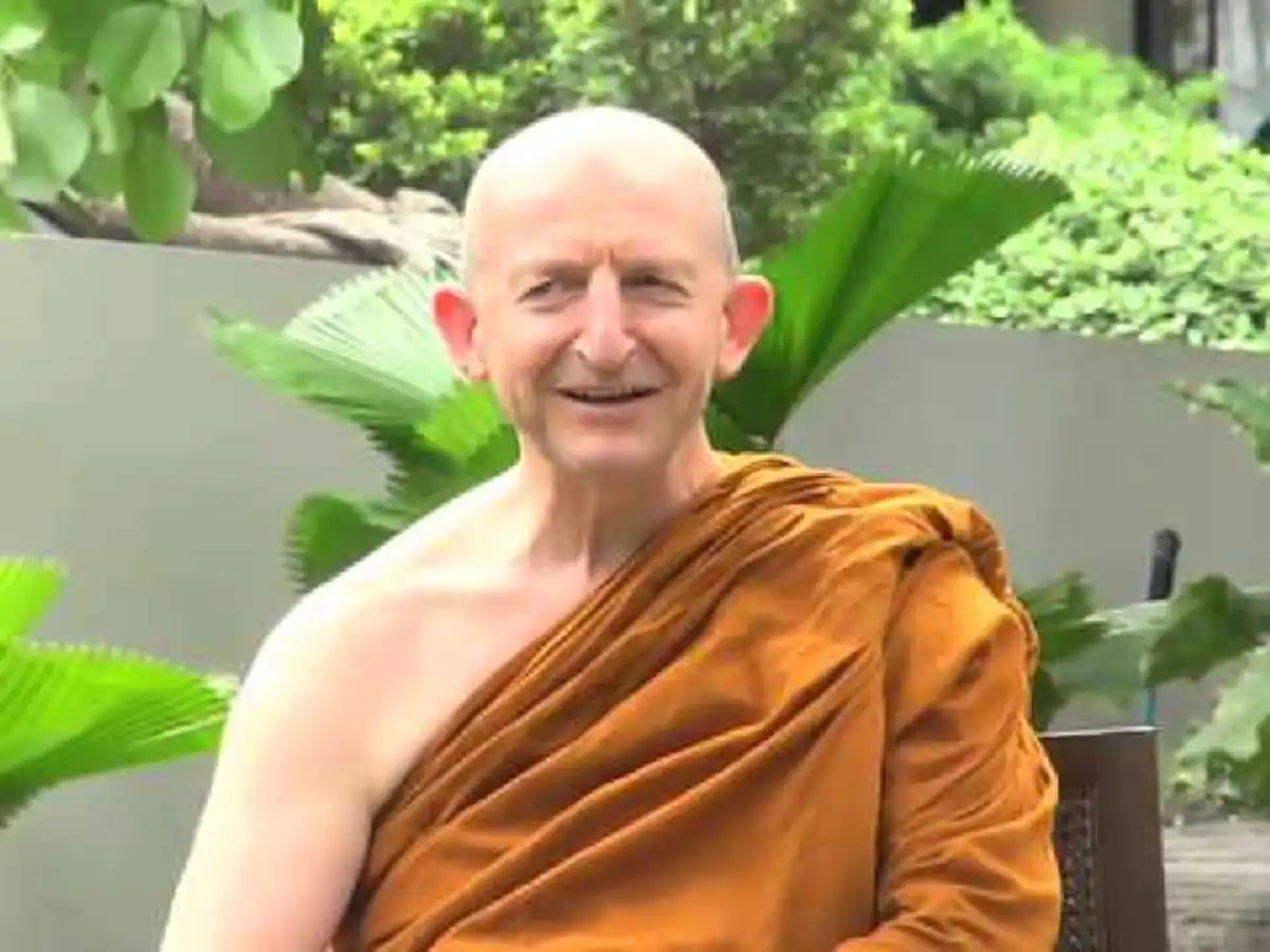 “อาตมาไม่ได้ใช้เงินมาเป็นเวลา25ปีแล้ว!!!” ...จากวิถีฮิปปี้ สู่ความงดงามของสมณเพศ เปิดประวัติ “พระอาจารย์อมโร” ศิษย์ต่างชาติสายหลวงพ่อชา!!!