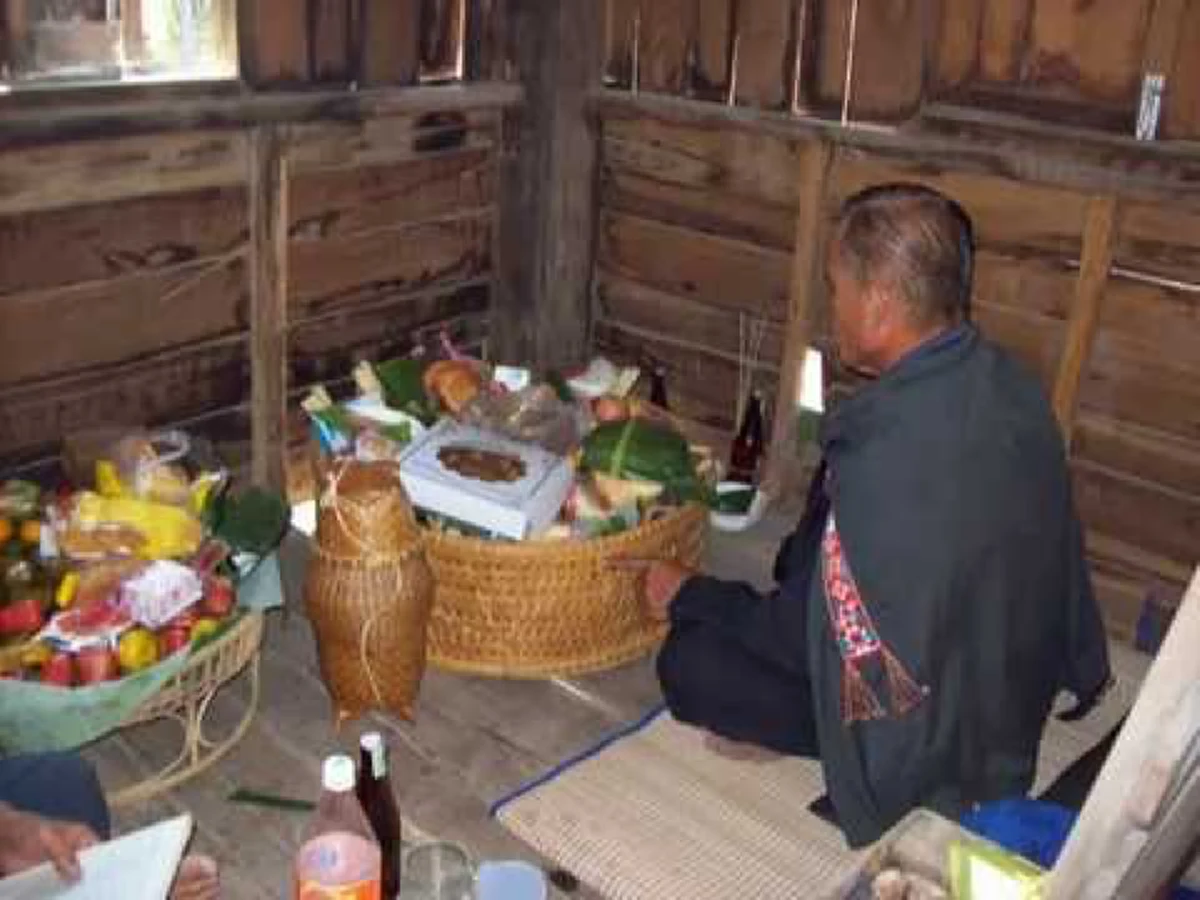 ห้ามลืม!! โบราณนิยมไหว้ "ผีบ้านผีเรือน" สืบทอดกันมาถึงรุ่นลูกหลาน ช่วยให้ครอบครัวอยู่เย็นเป็นสุข แต่ถ้าละเลย..ผลอื่นก็จะตามมา!!