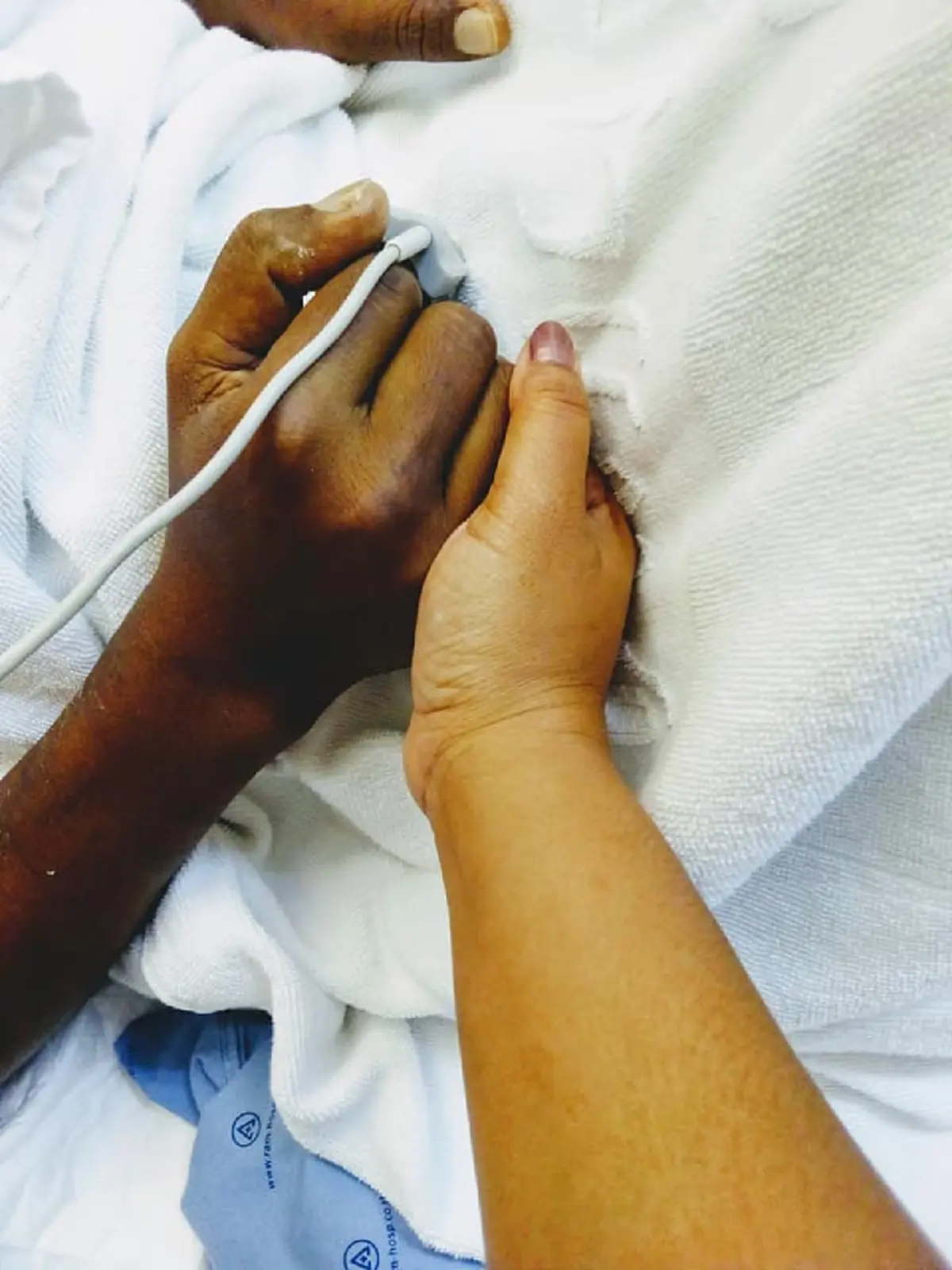 หมอ-พยาบาลเล่า เชิด ร็อคแสลง อยู่ไอซียูยังร้องเพลง