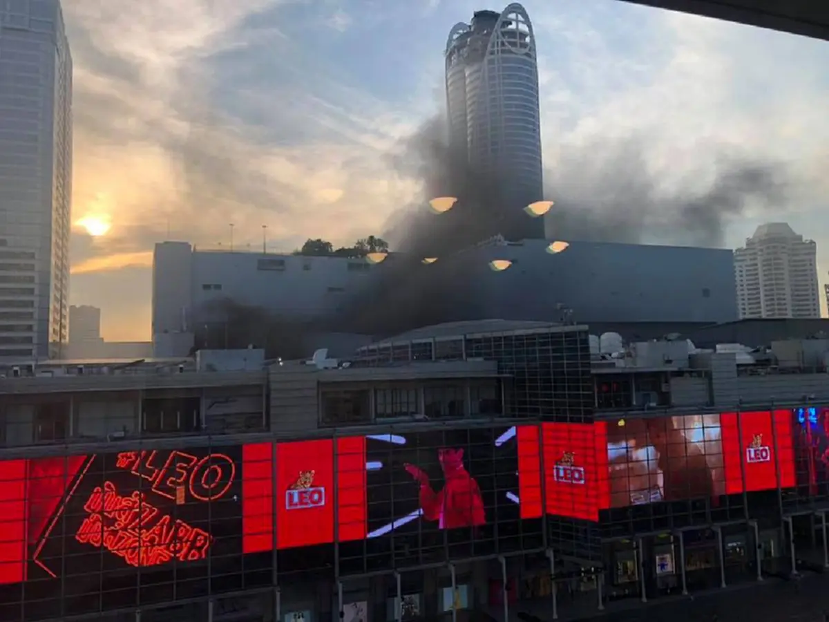 อาลัย 2 พนง. เหตุไฟไหม้กลางกรุง