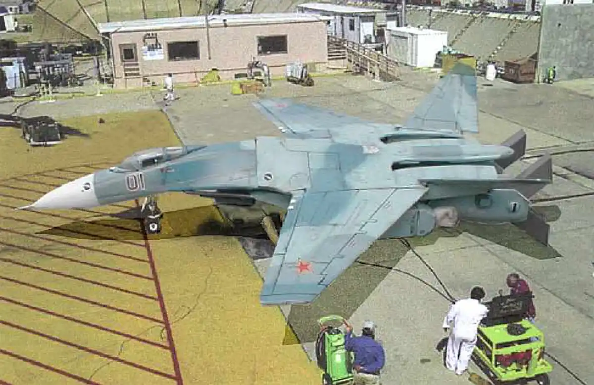 ดูกันชัด ๆ !! “รัสเซีย” เปิดตัวเครื่องบินรบสเตลธ์ Su-57 ที่ว่ากันว่า เหนือกว่า เครื่องบินรบสเตลธ์ F-35 ของ “สหรัฐฯ” (คลิป)