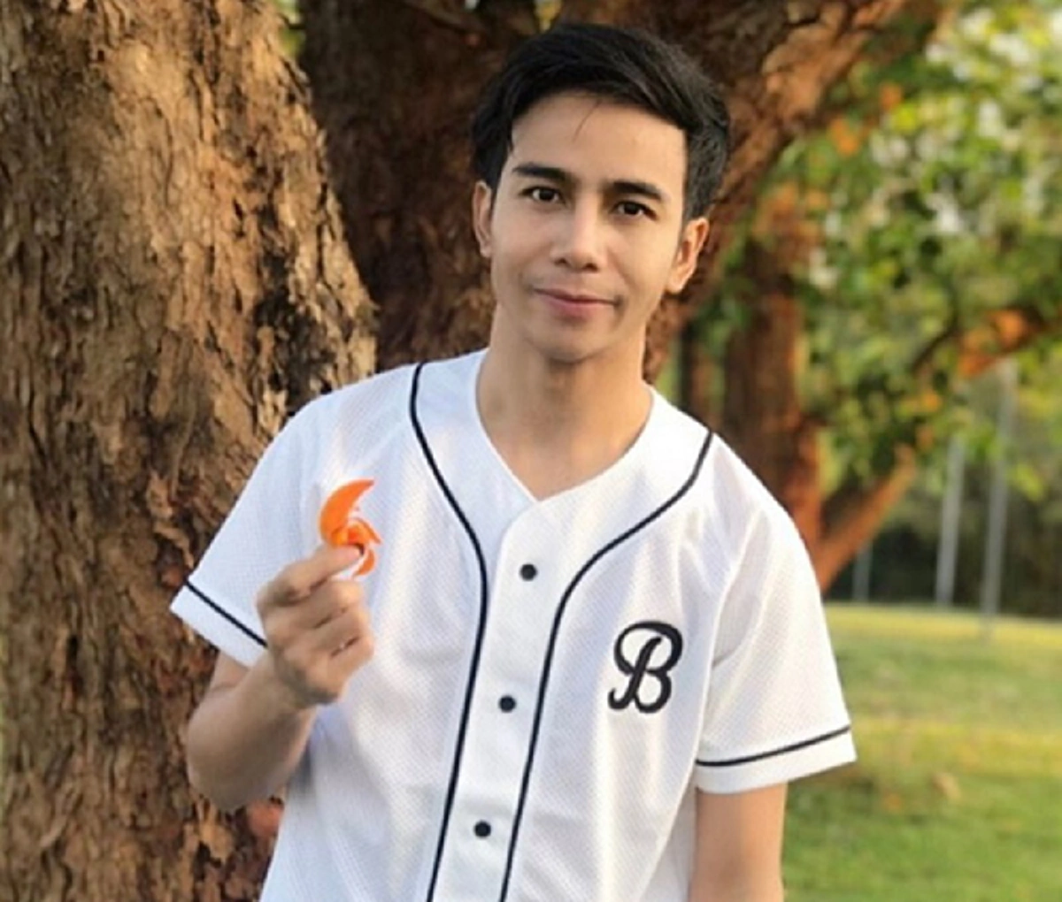 คิดฮอดเด้..."ก้อง ห้วยไร่" ปล่อยเพลงซึ้งกินใจ "คิดฮอดถิ่น" เอาใจคนอยู่ไกลบ้าน รับปีใหม่ไทย วันเดียวคนดูครึ่งล้าน!!! (ชมคลิป)