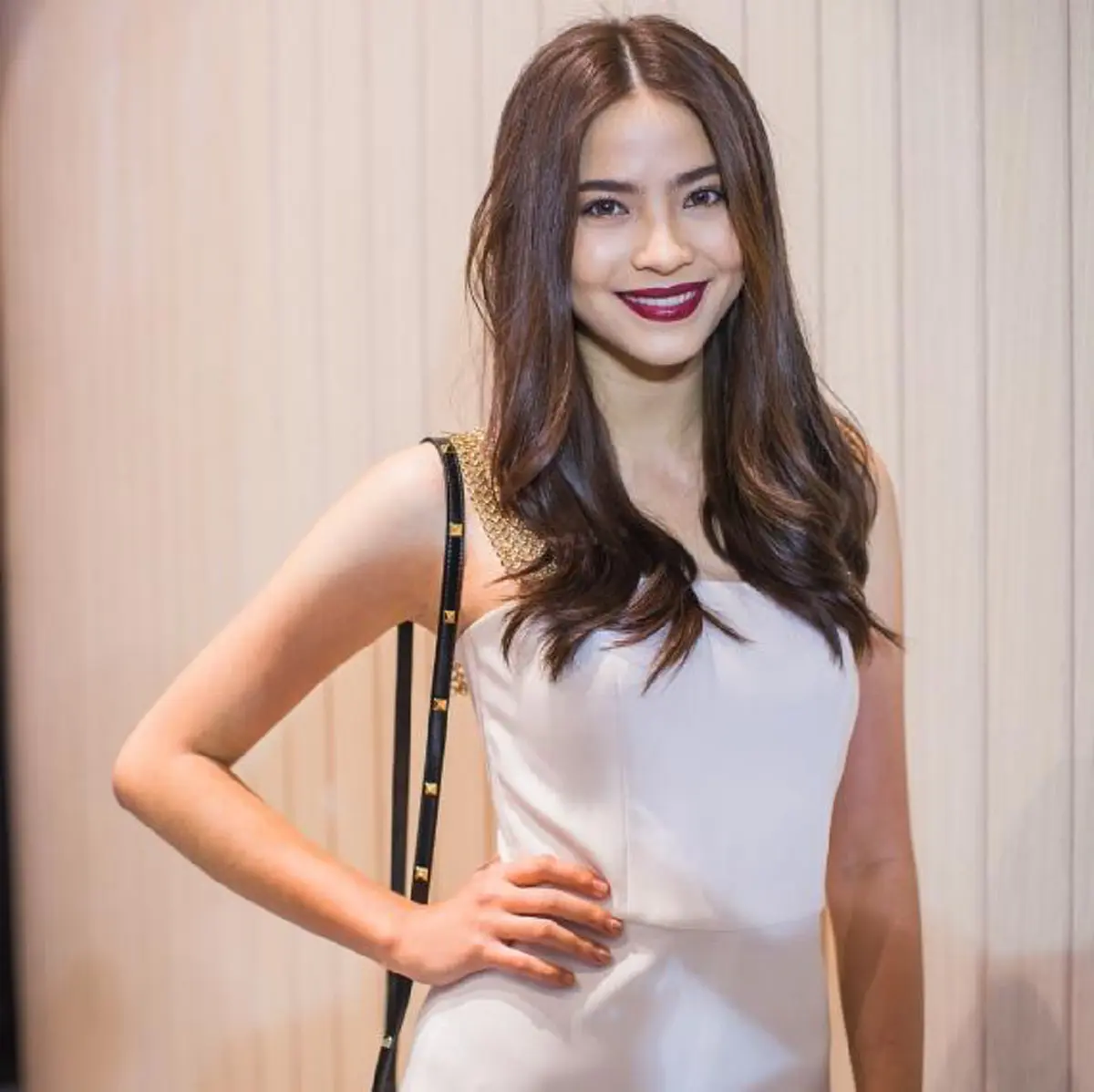 อื้อหือ!!! ส่องภาพ "มารีน่า" น้องสาวของ "นางเอกดังช่อง3" สลัดผ้าโชว์ความเซ็กซี่ ในชุดบิกินี่ ทำชาวเน็ตโฟกัสแทบไม่ละสายตา!!? (ชมภาพ)