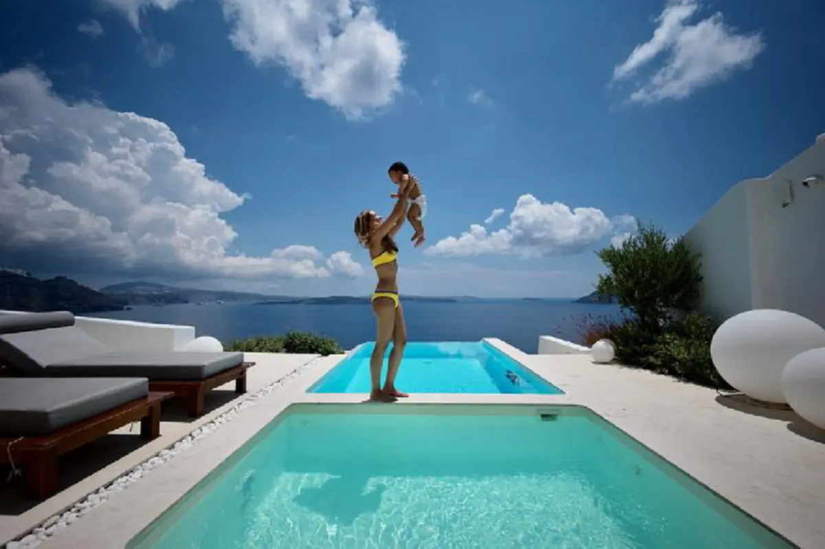 แซ่บสุด!!! ส่องภาพภรรยา ของ "ชาย ชาตโยดม" สลัดผ้าโชว์หวิว ในชุดบิกินี่ตัวจิ๋ว บอกเลยไม่ธรรมดา!! (ชมภาพ)