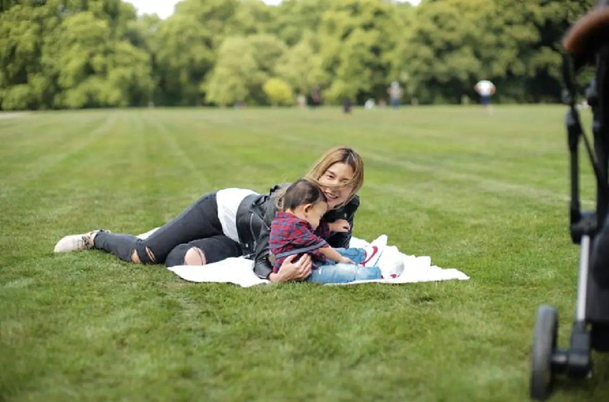 แซ่บสุด!!! ส่องภาพภรรยา ของ "ชาย ชาตโยดม" สลัดผ้าโชว์หวิว ในชุดบิกินี่ตัวจิ๋ว บอกเลยไม่ธรรมดา!! (ชมภาพ)