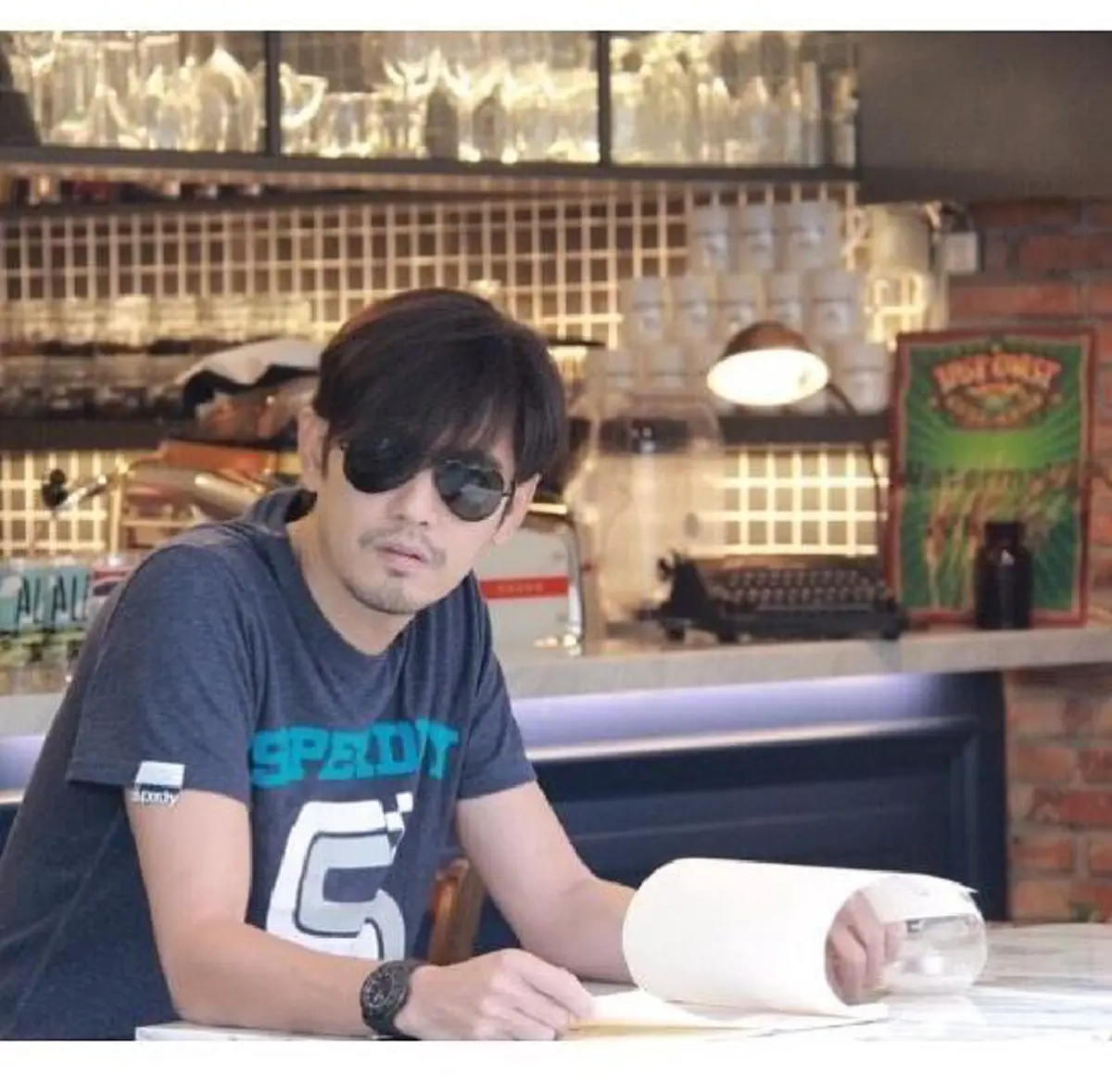 ร้องซี๊ดกันทั้งวงการ!!! ส่องภาพ "สาวสวย" ที่ตกเป็นข่าวกับ "หนุ่ม ศรราม" บอกเลยดีกรีไม่ธรรมดา!!? (ชมภาพ)