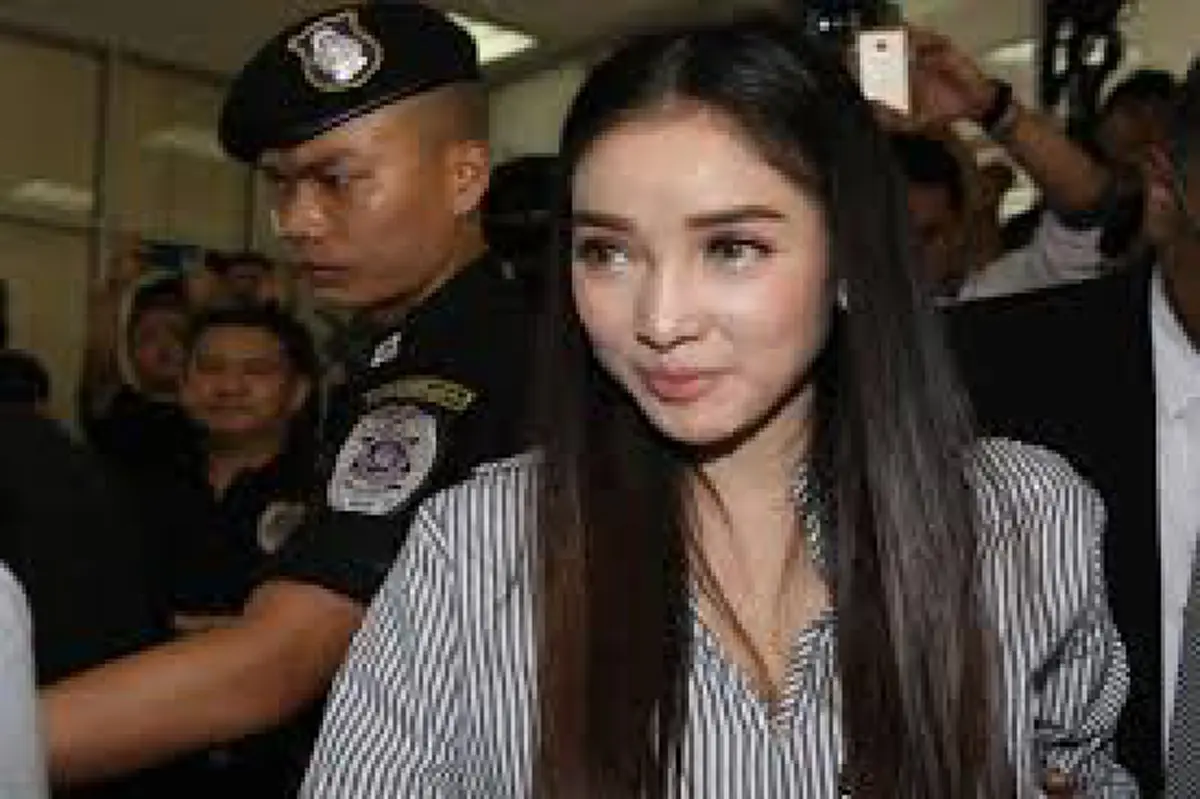อะไรจะเกิดก็ต้องเกิด!! "แพท-ณปภา"รายงานตัวครบฝากขังผัด 7  ลุ้นอัยการสั่งฟ้องคดีฟอกเงิน 7 ส.ค.
