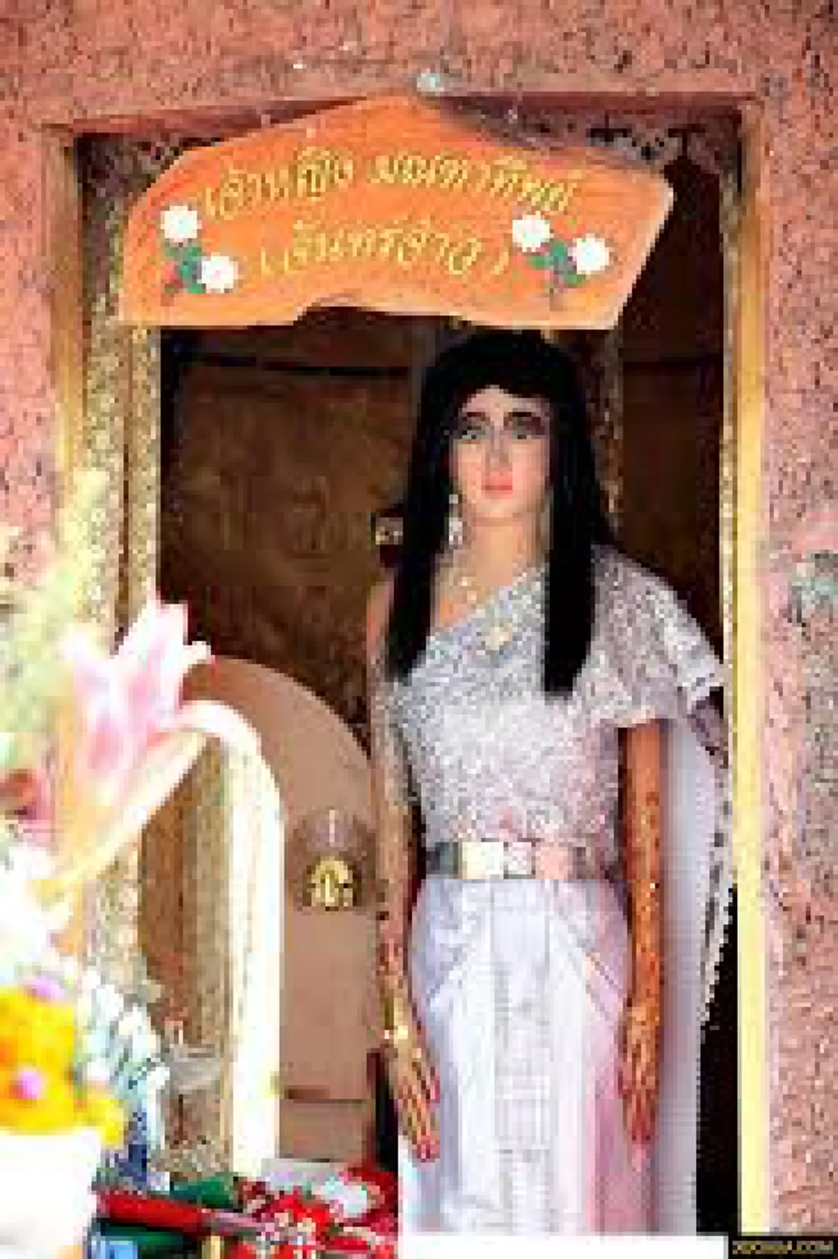 ย้อนตำนาน.."ศาลนางไม้เจ้าจอม องค์หญิงจันทร์เจ้า" ดวงวิญญาณศักดิ์สิทธิ์ของสตรีผู้จับดาบสู้รบพม่าเยี่ยงบุรุษ ณ วัดบางกุ้ง..