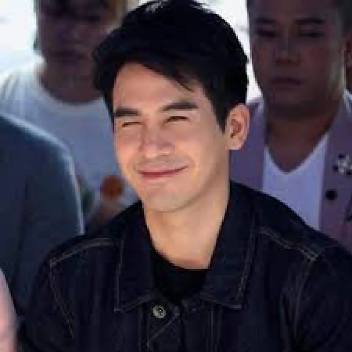 ฟังวนไป!! พี่หมื่นโป๊ป ธนวรรธน์ Cover เพลงฮิตอ้อนแฟนคลับ เสียงเพราะไม่แพ้ต้นฉบับ (คลิป)