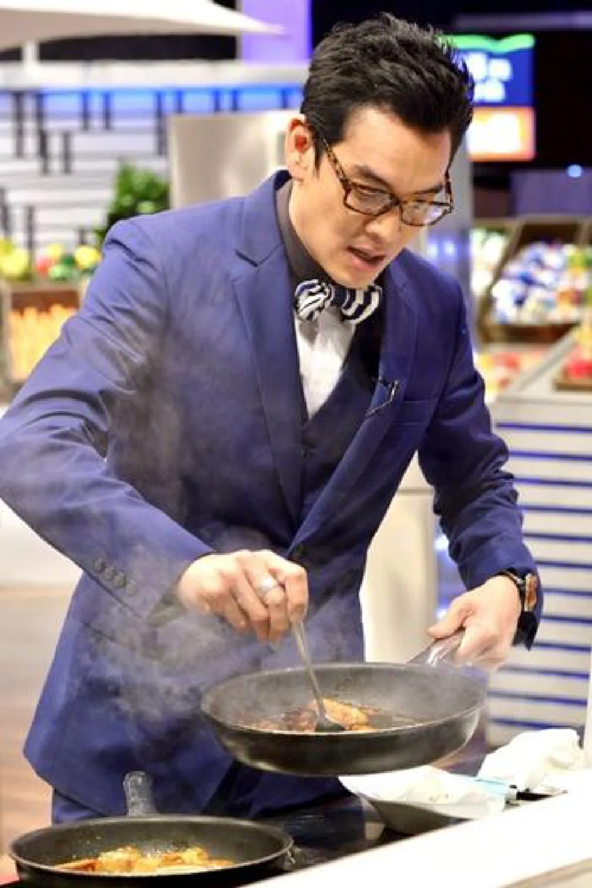 ม้วนเดียวรู้เรื่อง!!! "ชาคริต" ตอบชัด..สาเหตุที่แท้จริง โดนถอดพิธีกรรายการดัง หลังถูกครหาทำงานเสียหาย ทำชาวเน็ตเม้นต์กันรัวๆ!?