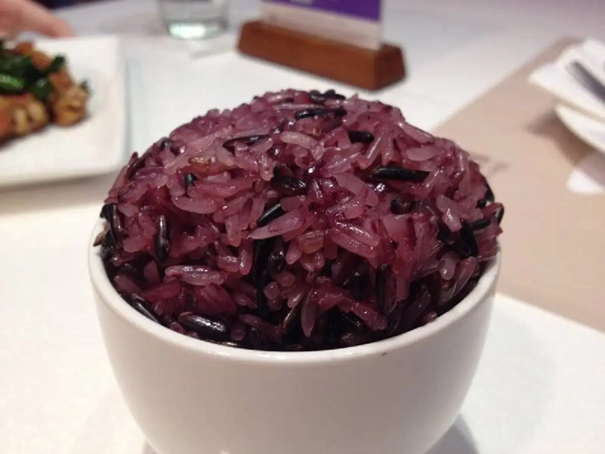 ถึงจะดำ...แต่ว่าประโยชน์เยอะ!!! แค่บริโภค "ข้าวเหนียวดำ" เป็นประจำ ช่วยยับยั้งเซลล์มะเร็ง ไม่ใช่แค่อิ่มท้อง แต่ช่วยต้านโรคร้ายได้ด้วย