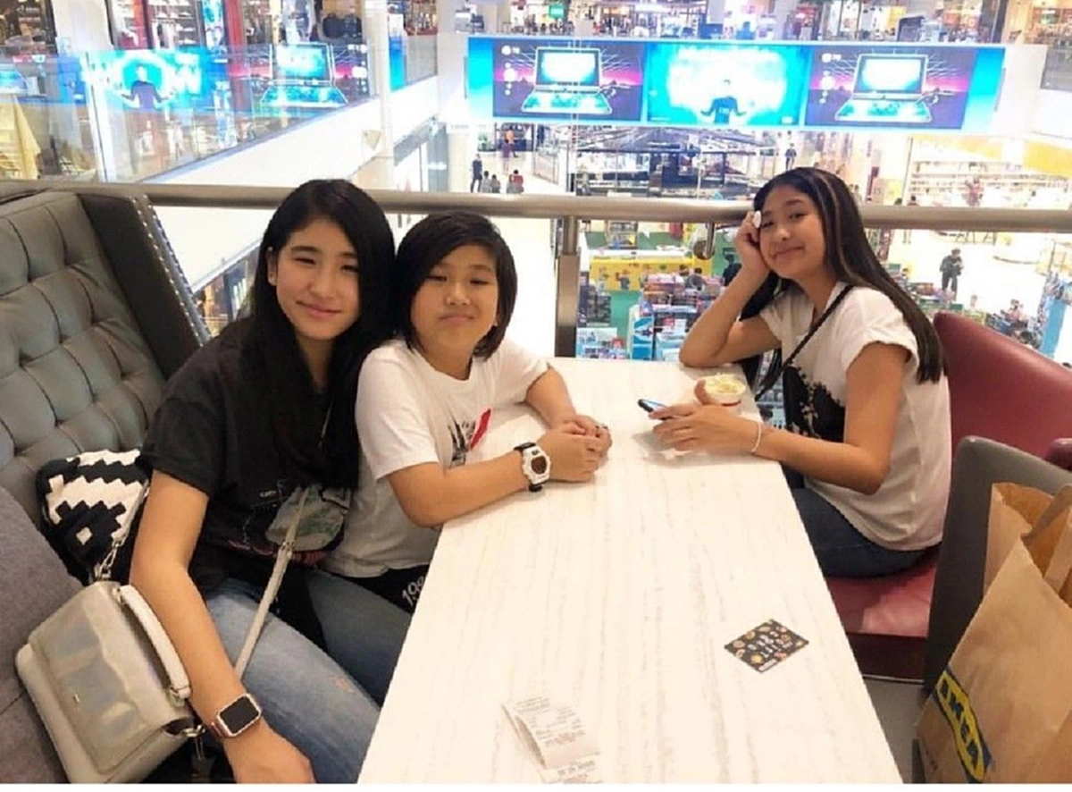 รักที่ยิ่งใหญ่!!! จากหัวใจสาว "เจ็ง" กว่าจะผ่านมาถึง 17 ปี โดนดูถูกสารพัด เจอครหาหนักไม่คู่ควร "พีท ทองเจือ" อ่านแล้วต้องปรบมือรัวๆให้เธอ!??