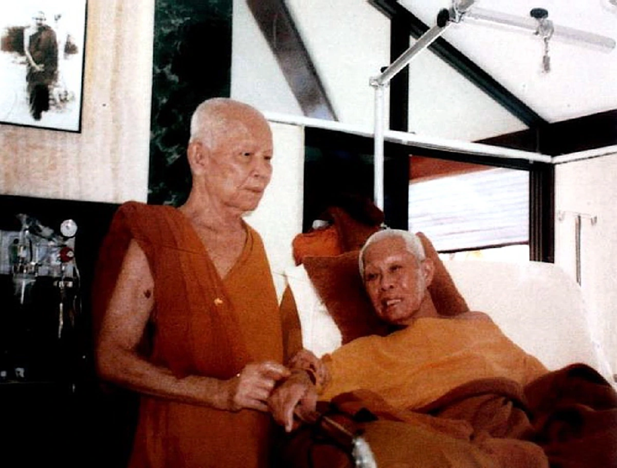 เผยประวัติศาสตร์ที่ไม่อาจเกิดขึ้นได้อีก!! ... การพบกันครั้งสุดท้ายของ "หลวงตามหาบัว" กับ "หลวงปู่เจี๊ยะ"!!