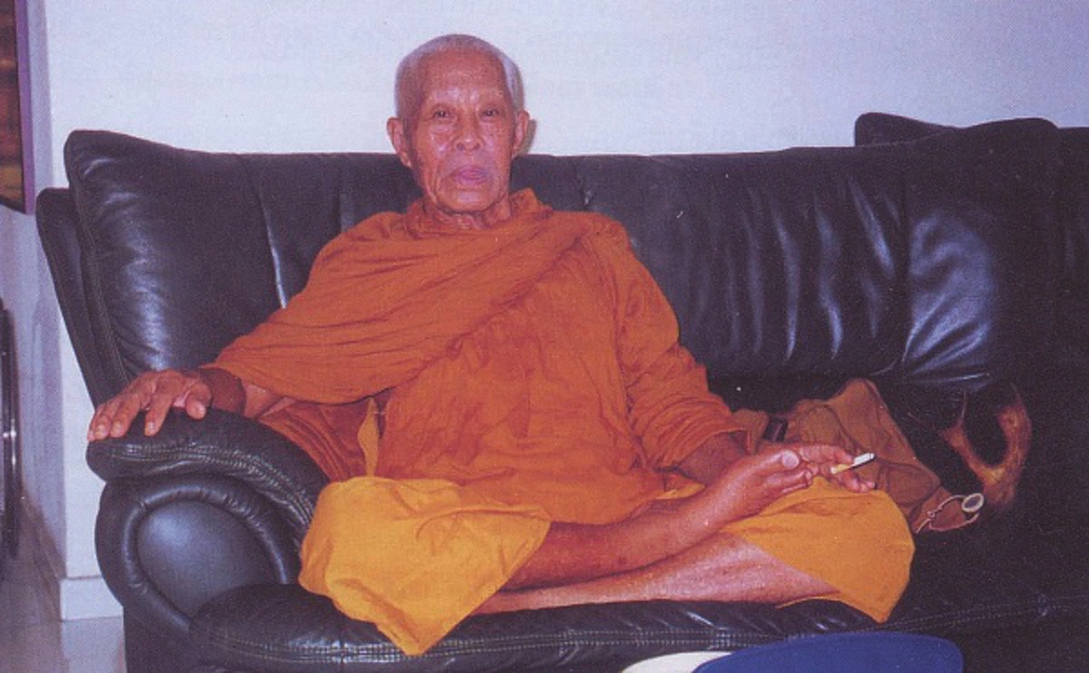 ทีเด็ดพระเจี๊ยะ!! รวมสุดยอดวีรกรรมช็อกโยมของ "หลวงปู่เจี๊ยะ" ... ชนิดที่พูดได้คำเดียวว่าคงจะหา "พระอริยะสายลุย" แบบนี้ไม่ได้อีกแล้ว!!