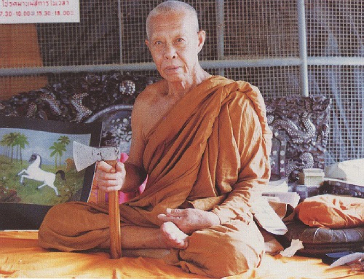 น่าอัศจรรย์ยิ่งนัก!! พญาครุฑ มากราบหลวงปู่เจี๊ยะ ที่ถ้ำช้างร้อง เผยเหตุการณ์ประหลาด..คืนไหนพญาครุฑมา จะต้องมีงูตายทุกครั้ง !!!