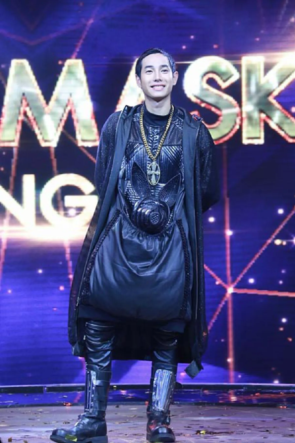 ทีมงานแฉ !!! ตัวตนที่แท้จริง "เป๊ก ผลิตโชค" ผู้สวม "หน้ากากจิงโจ้" ที่แท้เป็นคนแบบนี้ ต่างจากในจอฟ้ากับเหว !