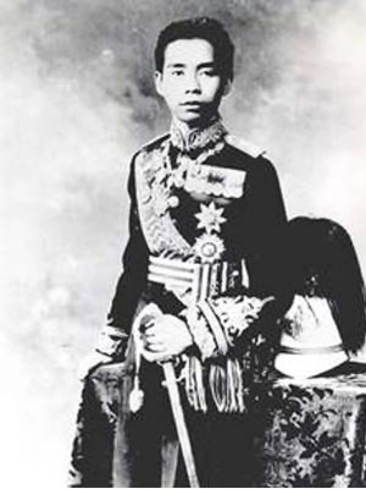 น้อมรำลึกในพระมหากรุณาธิคุณ!! ๘ กรกฎาคม วันคล้ายวันสิ้นพระชนม์ "เจ้าฟ้าจุฑาธุชธราดิลก" เจ้าฟ้าผู้ทรงเป็นเจ้าของ "วังเพชรบูรณ์" !!