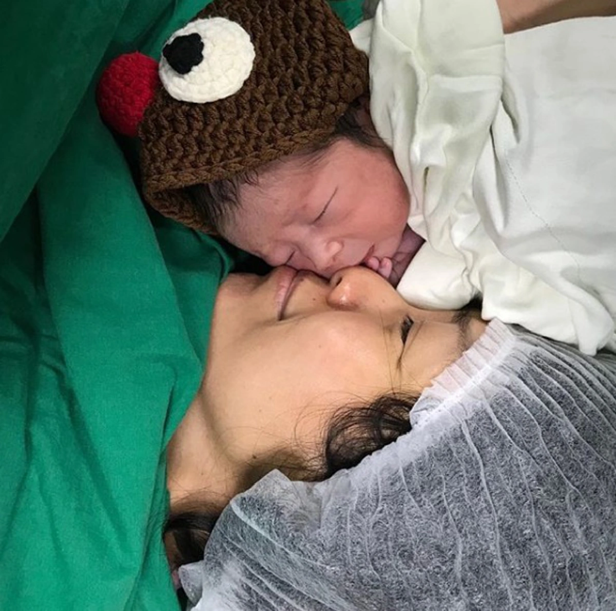 น่ารักน่าชังสุดๆ!! ส่องภาพ "น้องกรณ์" ลูกชายคนแรก "หมวย อริสรา" กับการรอคอยมากว่า 15 ปี อบอุ่นหัวใจ...วันนี้ครอบครัวสมบูรณ์แบบแล้ว !?!