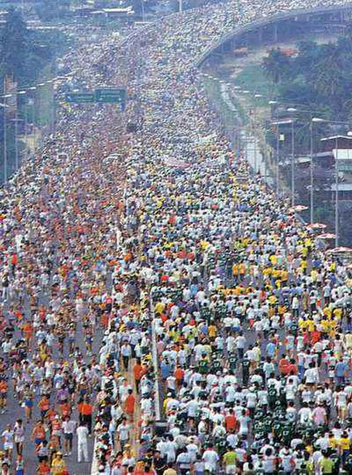 เด็กรุ่นใหม่หลายคนอาจยังไม่เคยเห็น!! รวม 10 ภาพ เหตุการณ์ประวัติศาสตร์ ของประเทศไทยในอดีต (ชมภาพ)
