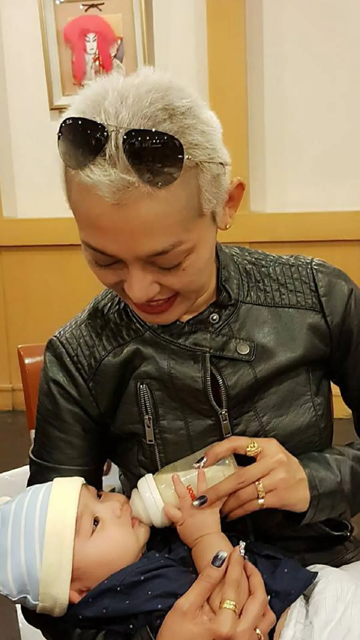 รวมมิตรความแซ่บ!! เปิดภาพ "หงส์" น้องสาวร็อกเกอร์หนุ่มมาดเซอร์ "เสก โลโซ" กับลุคส์การแต่งตัวสุดเก๋เว่อร์ ??