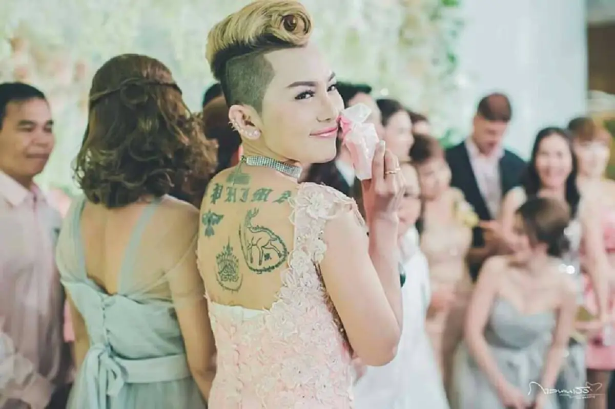 รวมมิตรความแซ่บ!! เปิดภาพ "หงส์" น้องสาวร็อกเกอร์หนุ่มมาดเซอร์ "เสก โลโซ" กับลุคส์การแต่งตัวสุดเก๋เว่อร์ ??