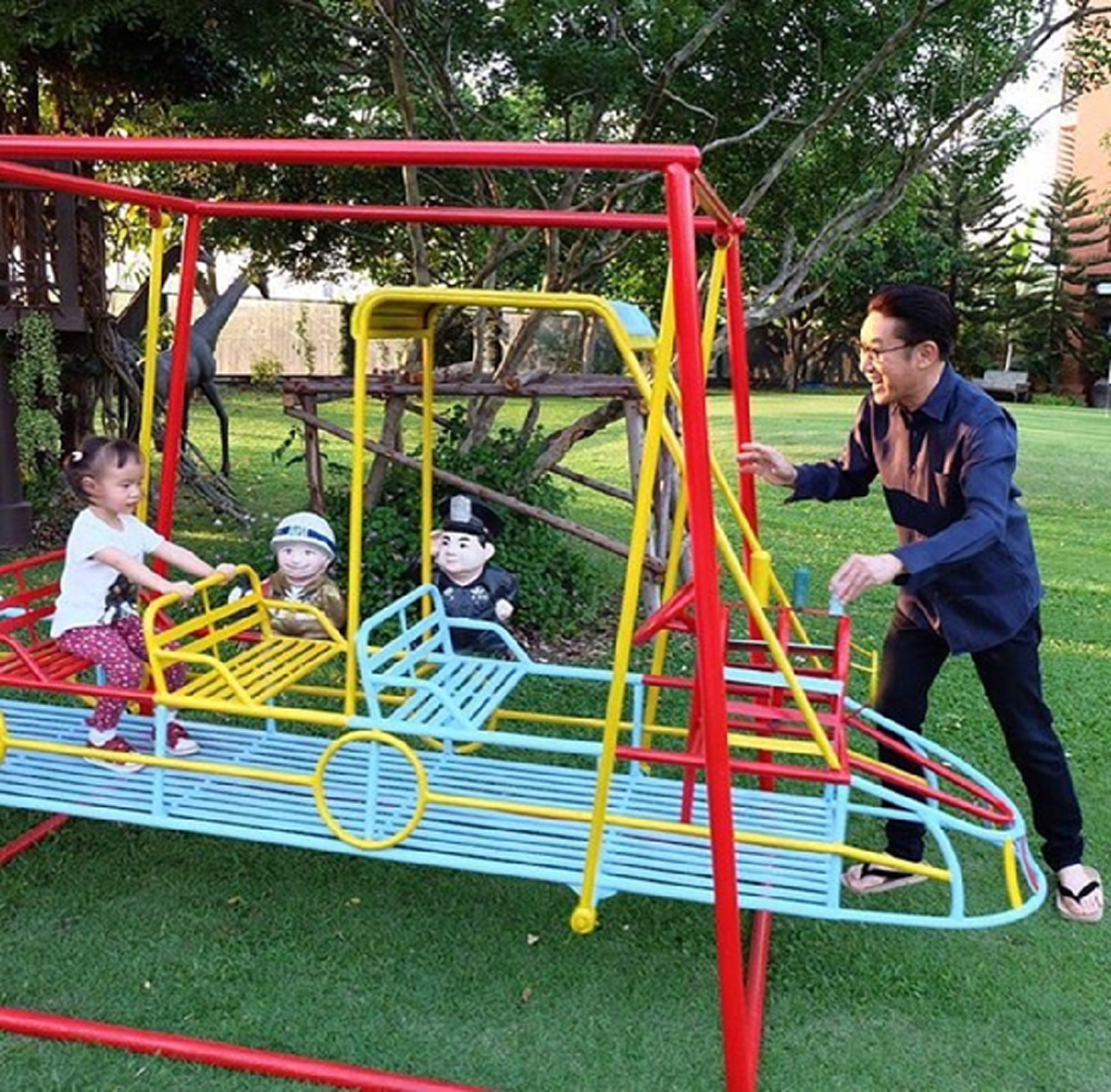 คาดไม่ถึงจริงๆ!! ส่องไลฟ์สไตล์ "พิธีกรดังระดับประเทศ" กับชีวิตสุดเรียบง่ายที่หลายคนไม่เคยเห็น แม้จะรวยเป็นพันล้าน...แต่ยังติดดินไม่เปลี่ยน!?