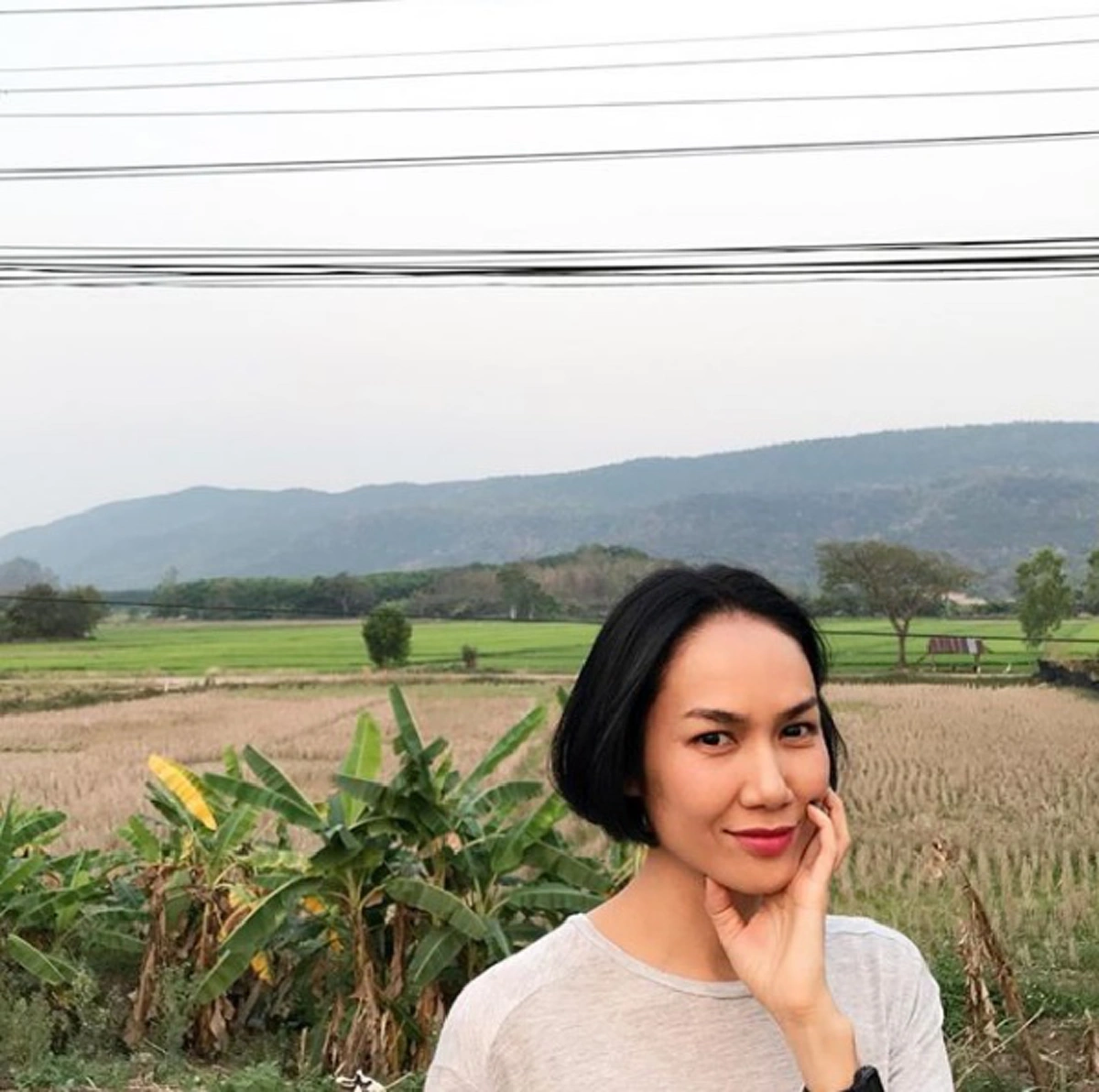 ชีวิตพลิก!! "ดาราสาวชื่อดัง" เปิดใจ หมดอนาคตในวงการบันเทิง เพราะงานการไม่รับ ตื่นมากินเหล้า ทำนิสัยแย่จนคนรุมยี้!?? (ชมคลิป)