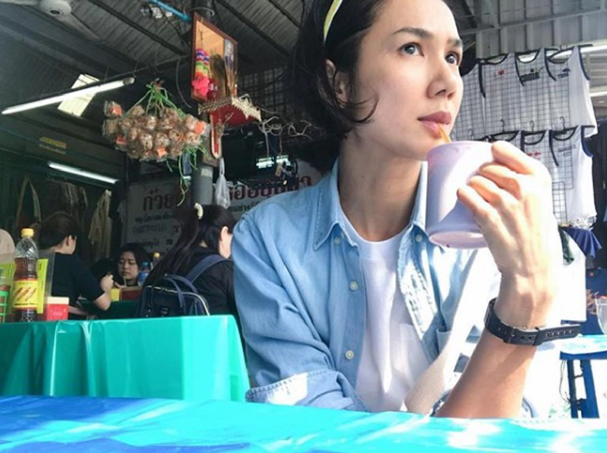 ชีวิตพลิก!! "ดาราสาวชื่อดัง" เปิดใจ หมดอนาคตในวงการบันเทิง เพราะงานการไม่รับ ตื่นมากินเหล้า ทำนิสัยแย่จนคนรุมยี้!?? (ชมคลิป)