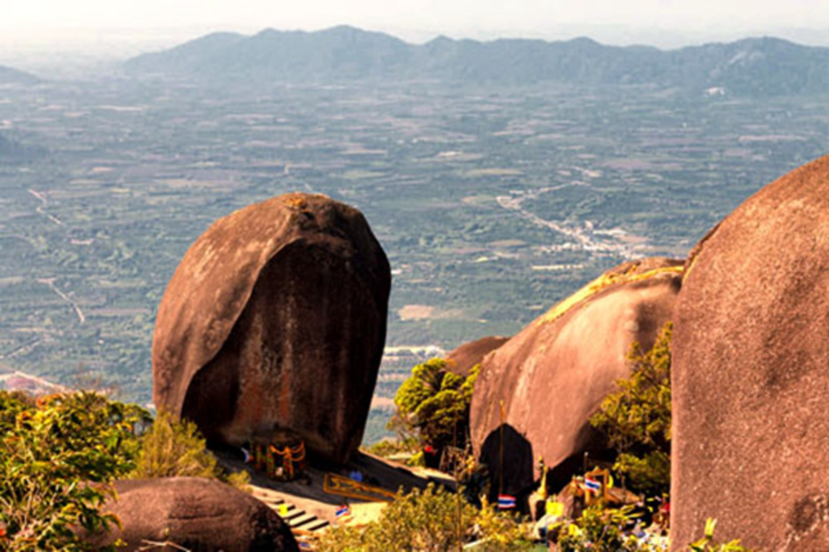 ที่สุดแห่งการรอคอย !!! "เขาคิชฌกูฏ" ประกาศวัน เปิด-ปิด...นมัสการรอยพระบาทพลวง !!! อย่าพลาดปีหนึ่งมีเพียงครั้งเดียว !!!